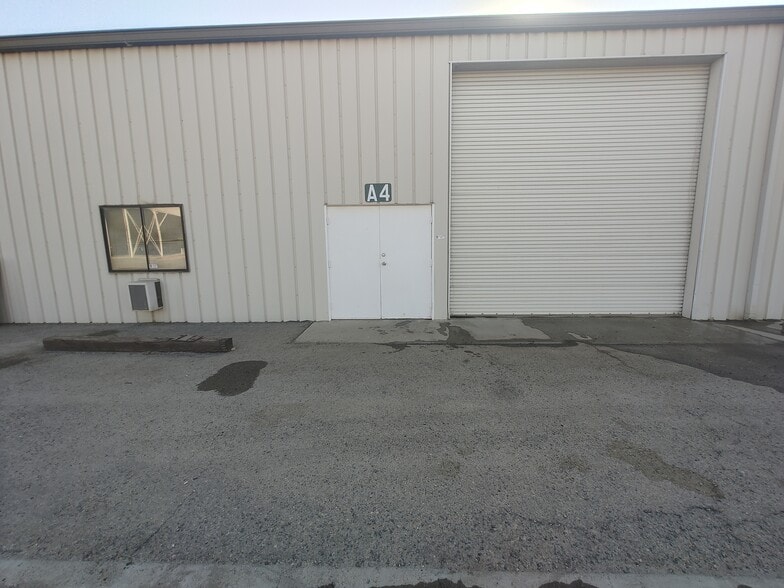 13704 Armona Rd, Armona, CA for lease - Building Photo - Image 2 of 12
