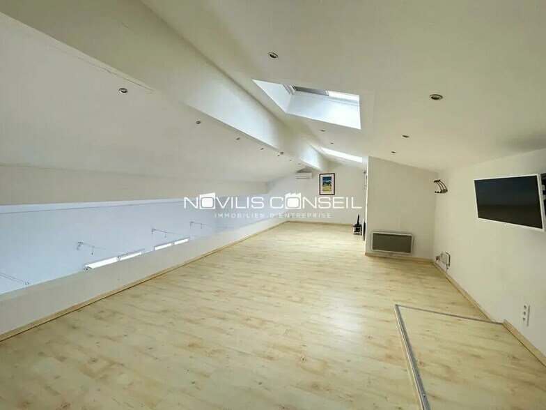 Flex in Pechbonnieu for lease - Interior Photo - Image 3 of 5