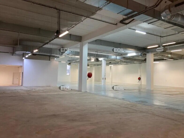 Flex in Ivry-sur-Seine for lease - Building Photo - Image 2 of 8