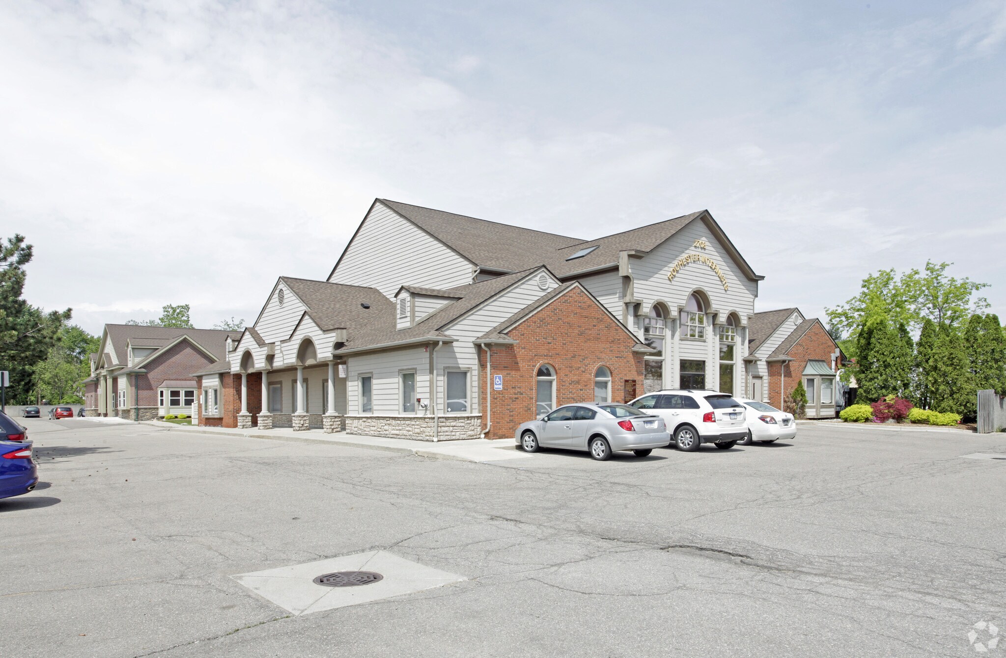 2708 S Rochester Rd, Rochester Hills, MI for sale Primary Photo- Image 1 of 3