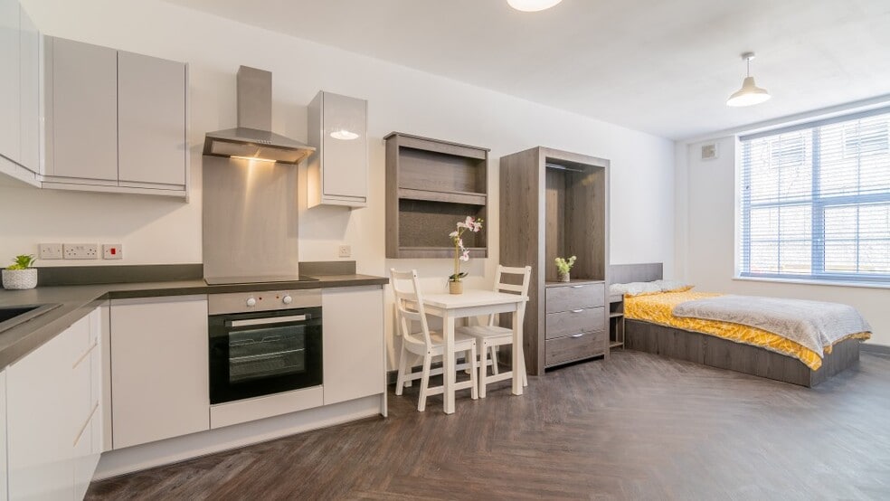 1 Devonshire Ln, Loughborough for sale - Interior Photo - Image 2 of 5