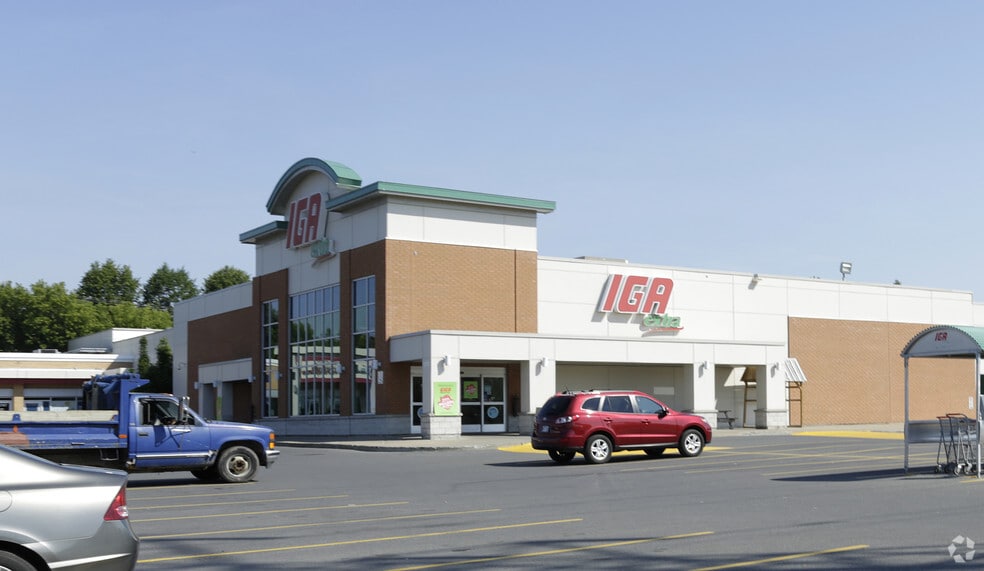 3701-3725 Boul Saint-Charles, Kirkland, QC for lease - Building Photo - Image 3 of 13