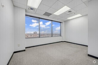 2201 Main St, Dallas, TX for lease Interior Photo- Image 2 of 4