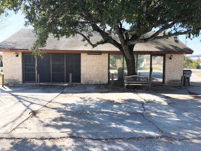 1952 S Austin Ave, Georgetown, TX for sale - Building Photo - Image 1 of 1