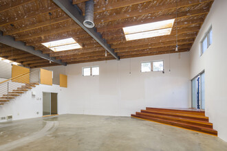 553-555 Rose Ave, Venice, CA for lease Building Photo- Image 2 of 8