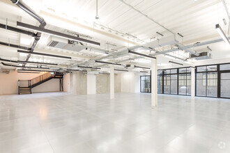 Dimes Pl, London for lease Interior Photo- Image 2 of 5