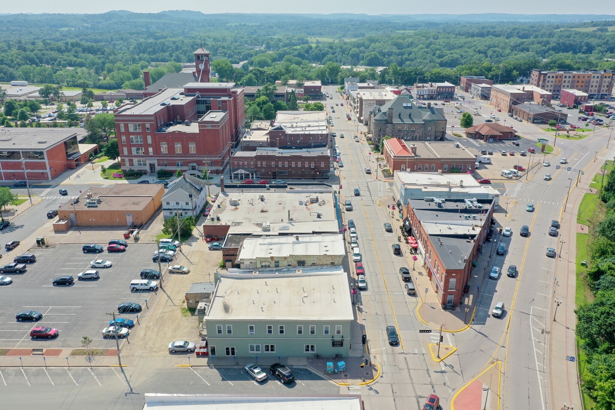 327 Main St, Menomonie, WI 54751 Retail for Sale