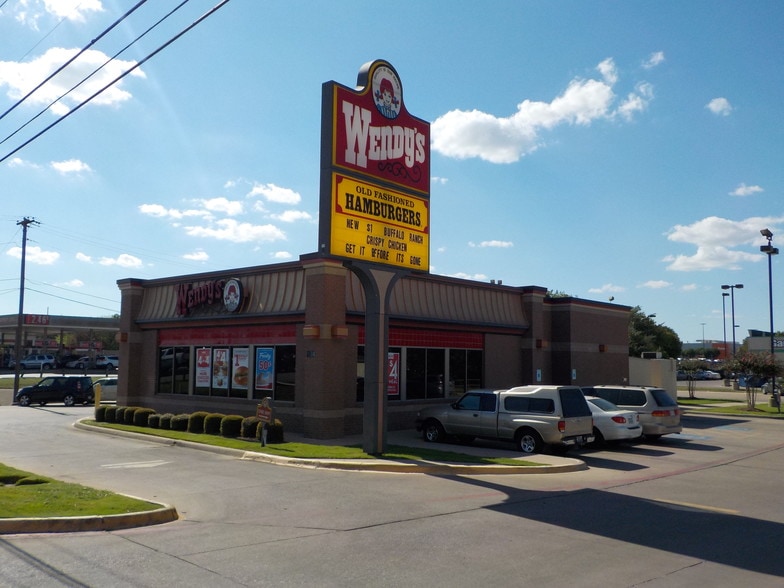 1604 W Henderson St, Cleburne, TX for sale - Building Photo - Image 1 of 1