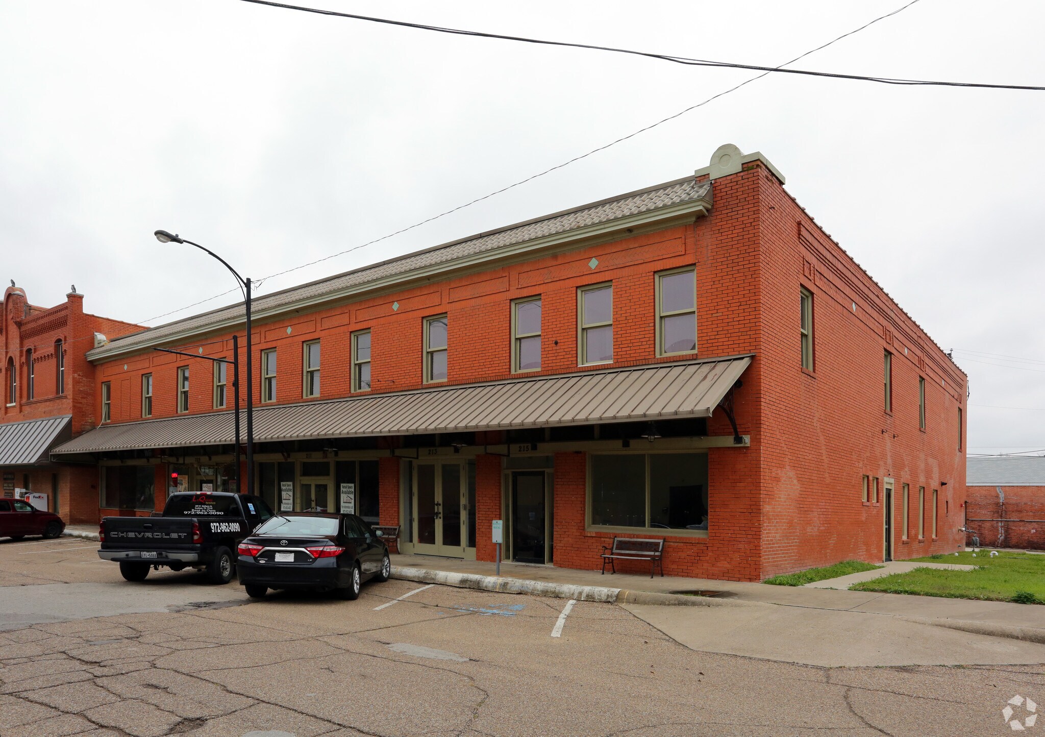 211 W Mulberry St, Kaufman, TX for sale Primary Photo- Image 1 of 1