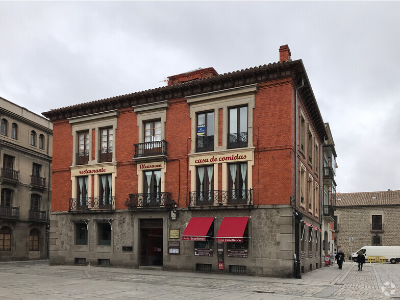 Plaza de la Catedral, 13, Ávila, Ávila for lease - Primary Photo - Image 1 of 3