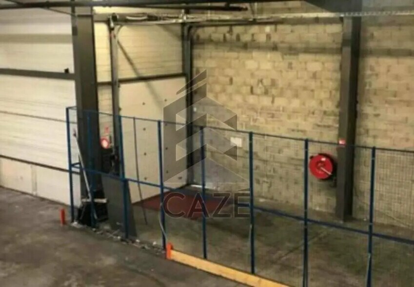 Flex in Le Haillan for lease - Building Photo - Image 3 of 4