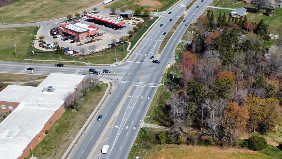 1689 Union Cross Rd, Kernersville, NC for sale - Aerial - Image 1 of 4