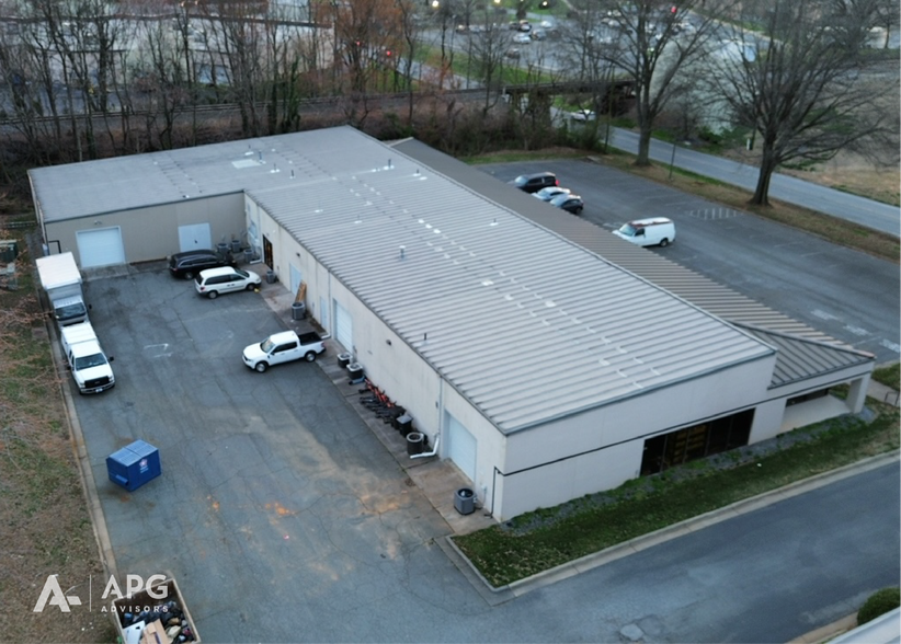 4401 N Cherry St, Winston-Salem, NC for lease - Building Photo - Image 3 of 4