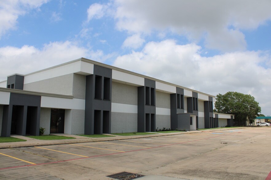 3501 Turtle Creek Dr, Port Arthur, TX 77642 Office for Lease