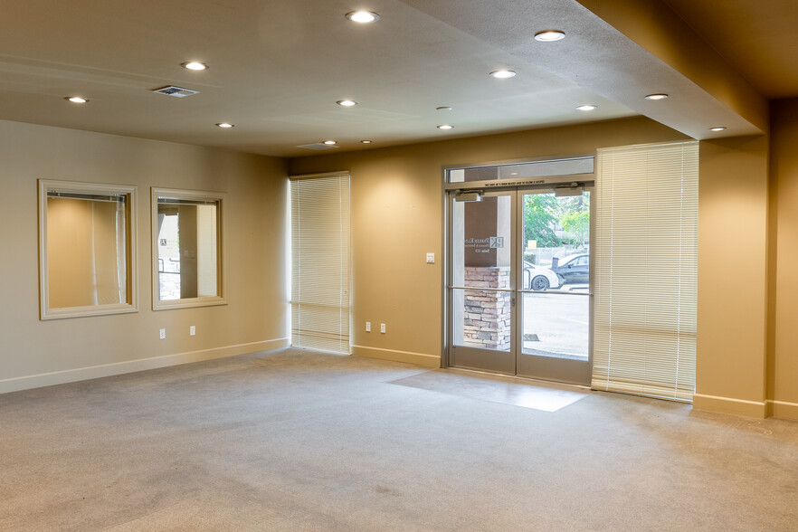 2777 Cleveland Ave, Santa Rosa, CA for lease - Building Photo - Image 3 of 3