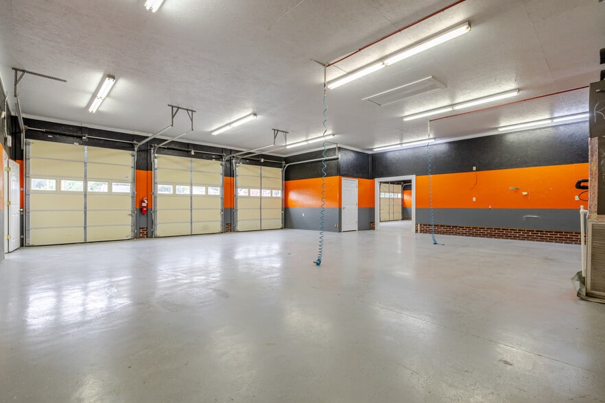 201 Spratt St, Fort Mill, SC for lease - Building Photo - Image 3 of 18