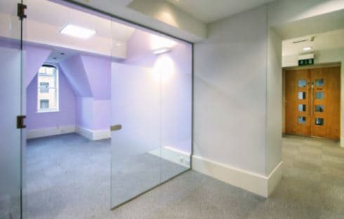 2 Queens Sq, Liverpool for lease - Interior Photo - Image 2 of 2