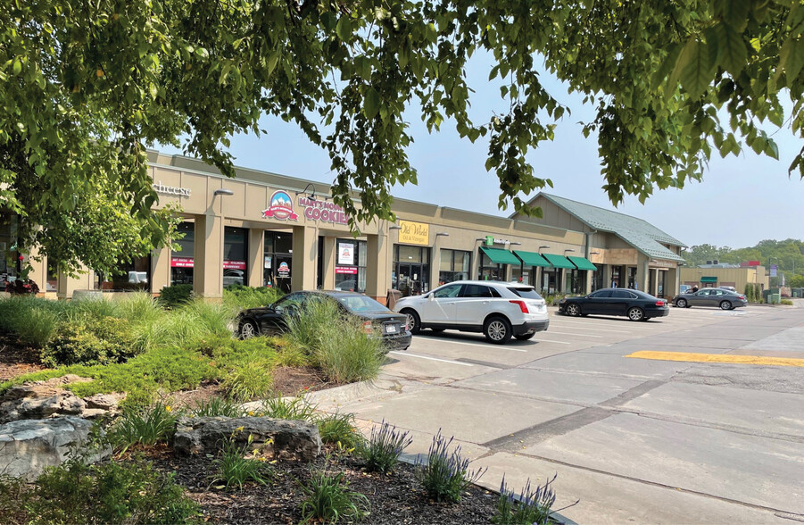 108th & W Center Rd, Omaha, NE for sale - Building Photo - Image 1 of 1