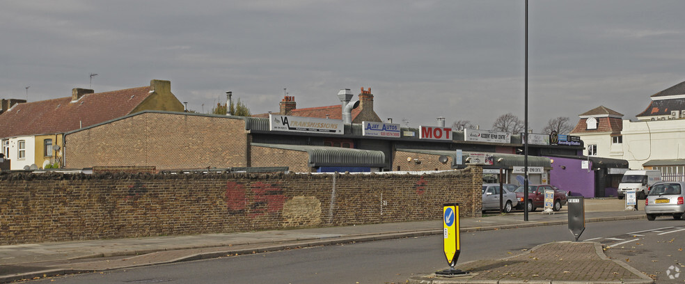 36 Merrick Rd, Southall for sale - Primary Photo - Image 2 of 3