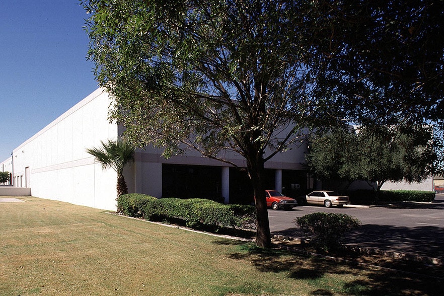 2246 S Central Ave, Phoenix, AZ for lease - Building Photo - Image 1 of 2