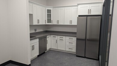 401 2nd Ave S, Seattle, WA for lease Interior Photo- Image 2 of 3