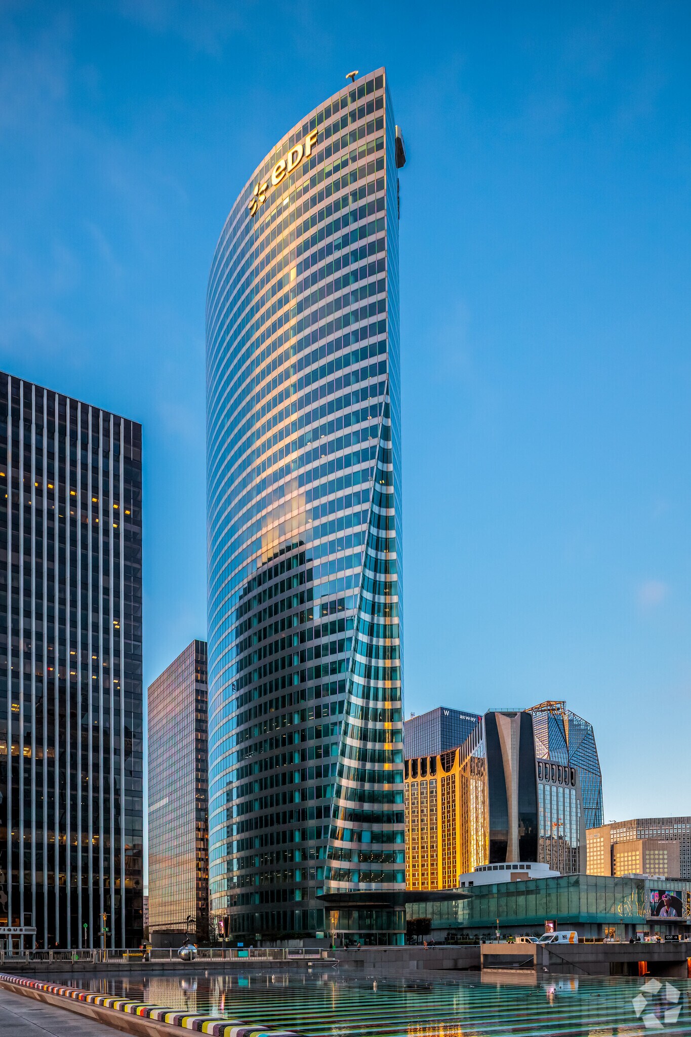 20 Place De La Défense, Puteaux for lease Primary Photo- Image 1 of 5