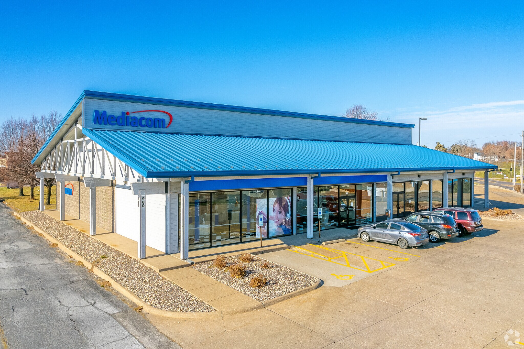 900 W Kimberly Rd, Davenport, IA for sale Primary Photo- Image 1 of 1