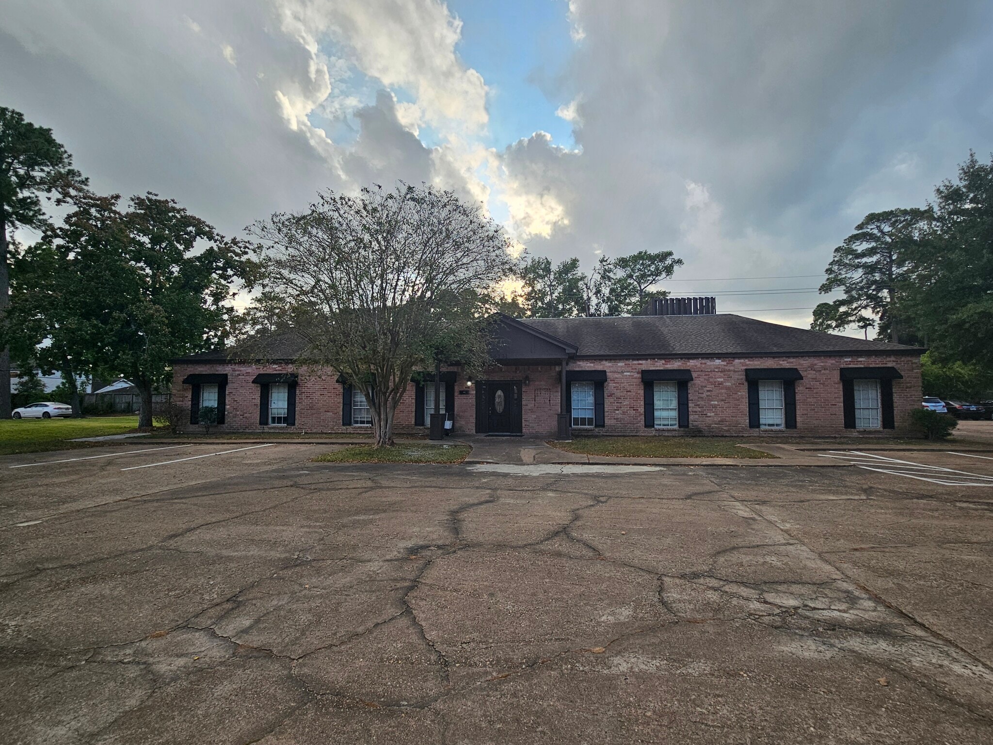 14721 Pebble Bend Dr, Houston, TX for lease Building Photo- Image 1 of 46