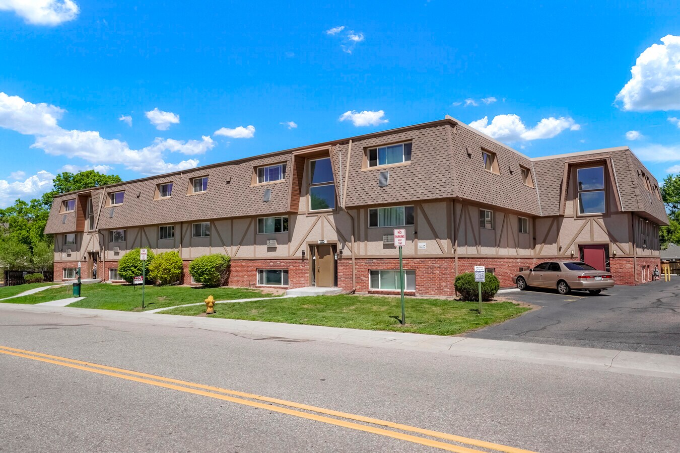 3600 S Lowell Blvd, Denver, CO 80236 Hawk Point Apartments