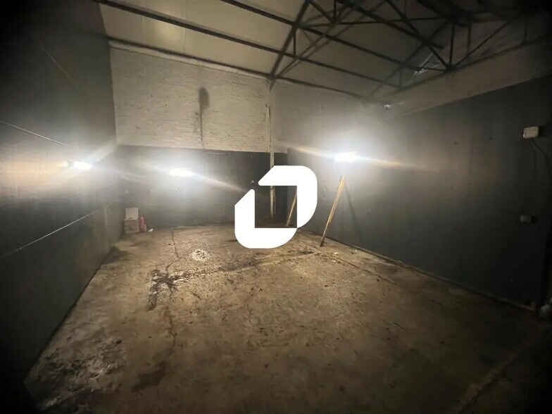 Flex in Saint-Saulve for lease - Interior Photo - Image 2 of 18