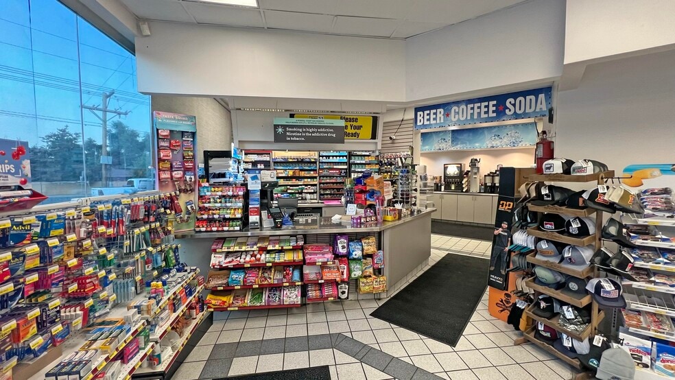 2995 E Fort Union Blvd, Salt Lake City, UT for sale - Interior Photo - Image 2 of 14