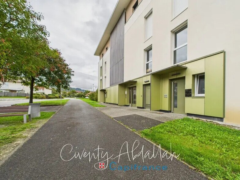 Office in Gilly-sur-Isère for lease - Building Photo - Image 2 of 17