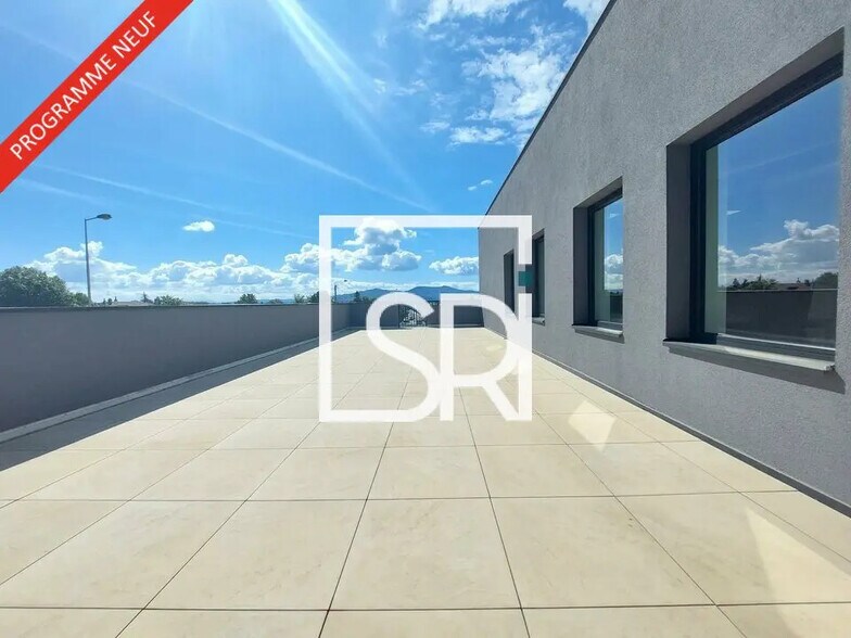 Office in Cournon-d'Auvergne for lease - Building Photo - Image 1 of 10