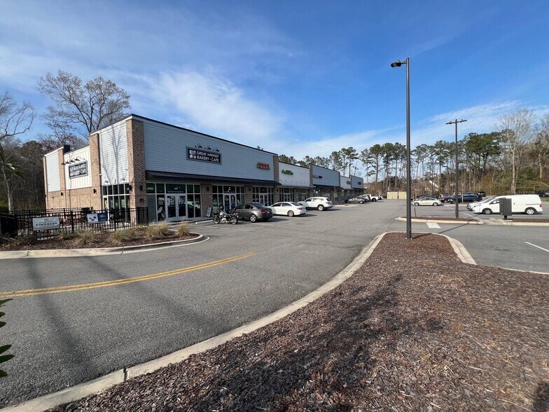 8636 Dorchester Rd, North Charleston, SC for lease - Building Photo - Image 2 of 7