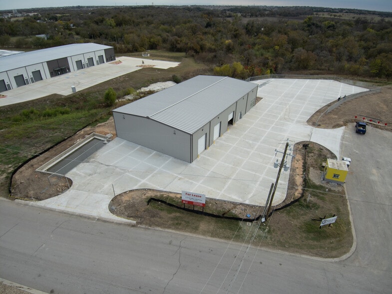 113 Benelli Dr, Hutto, TX for lease - Building Photo - Image 1 of 8