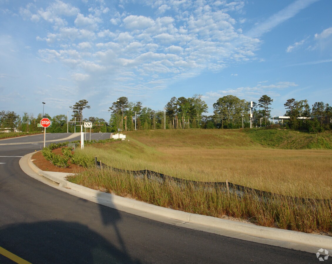 Hwy 90, Daphne, AL 36526