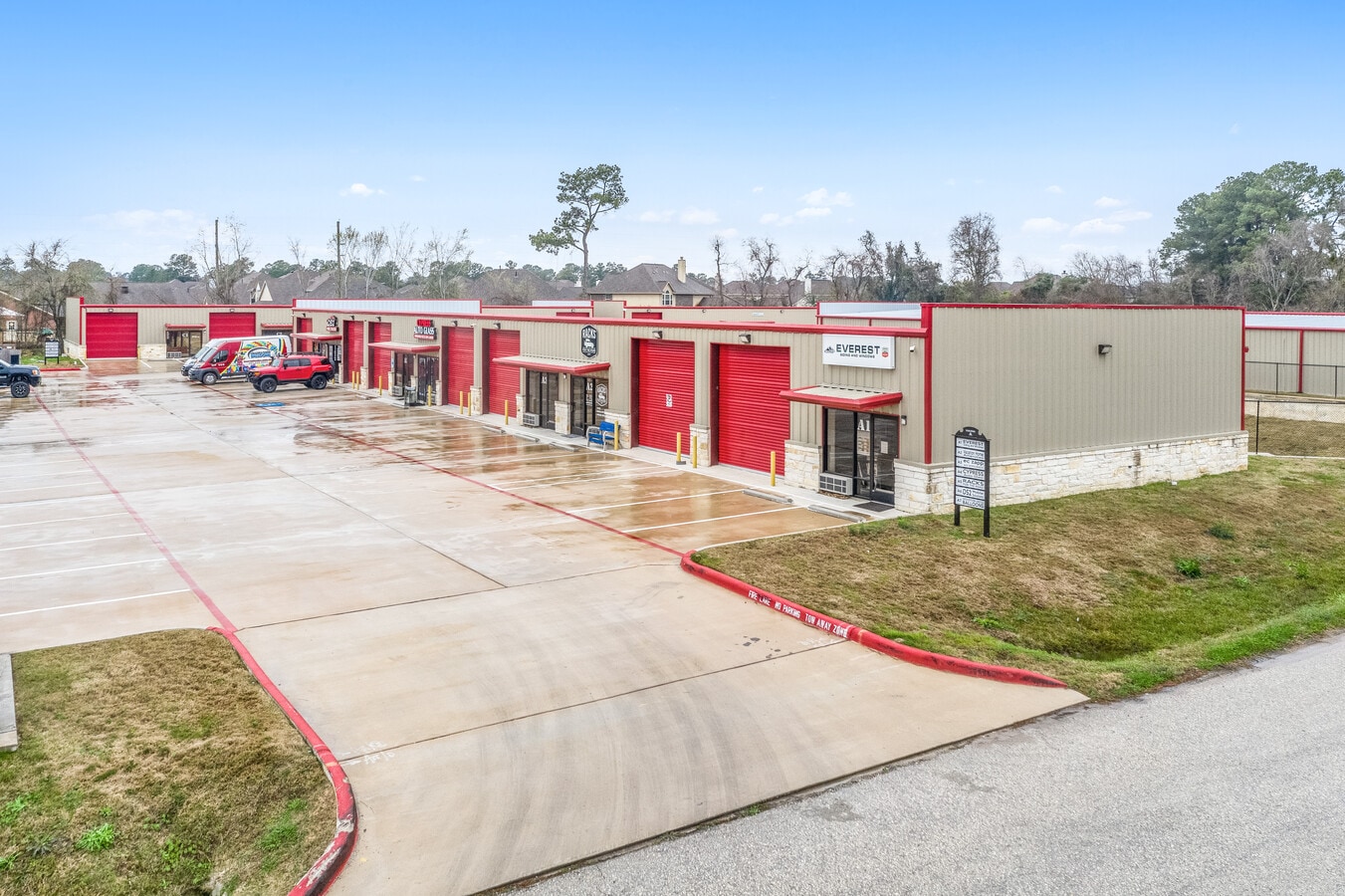 28215 Vallie St, Pinehurst, TX 77362 Pinehurst Offices