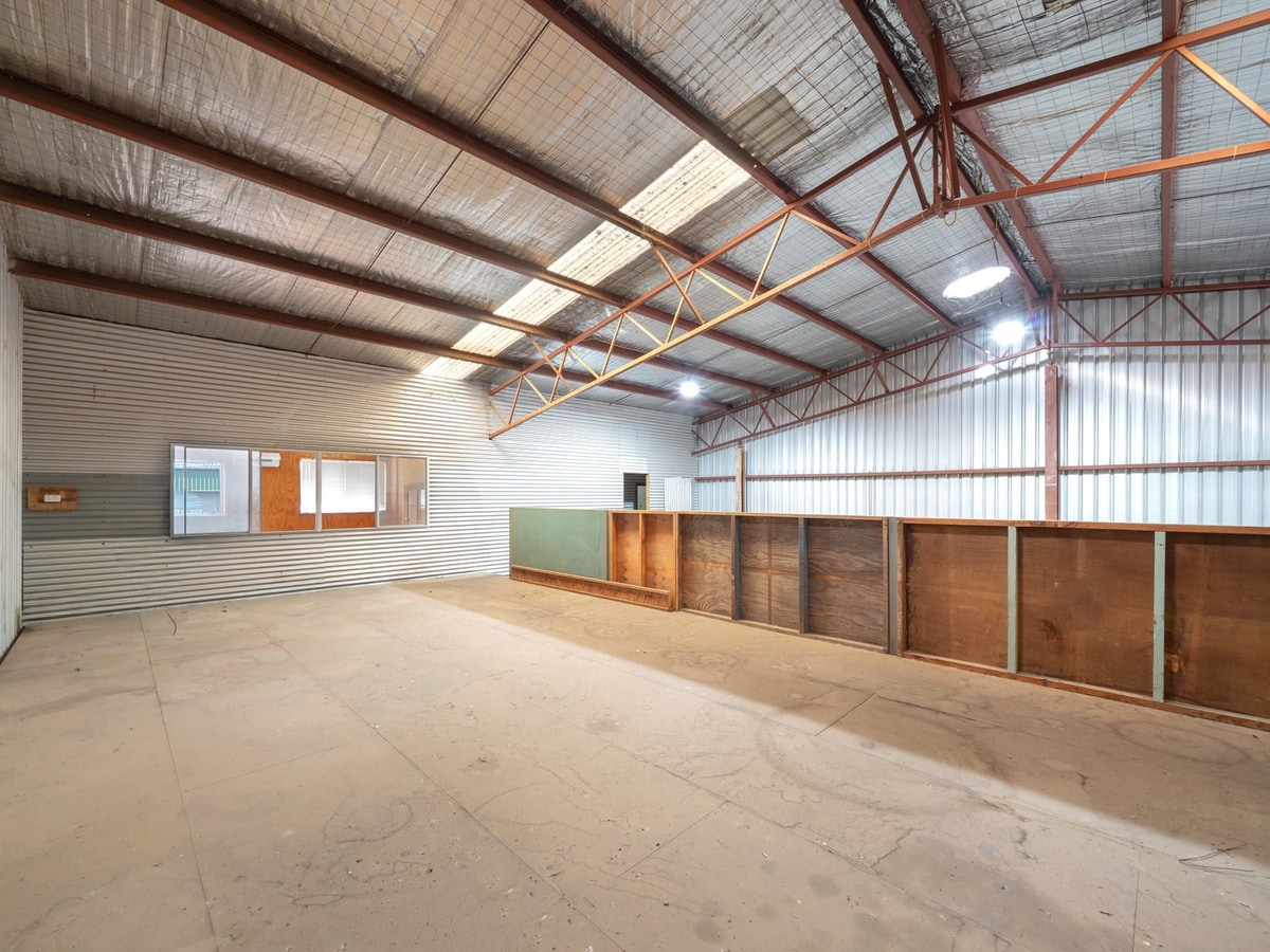 6 Catamaran Rd, Fountaindale, NSW 2258 - Unit 10 - - Interior Photo - Image 2 of 7
