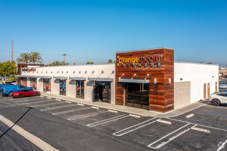 10026-10038 Adams Ave, Huntington Beach, CA for sale - Primary Photo - Image 1 of 1