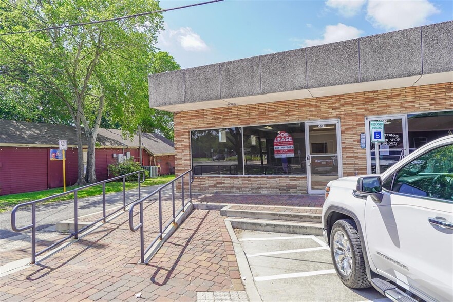 5613 3rd St, Katy, TX for lease - Building Photo - Image 2 of 9