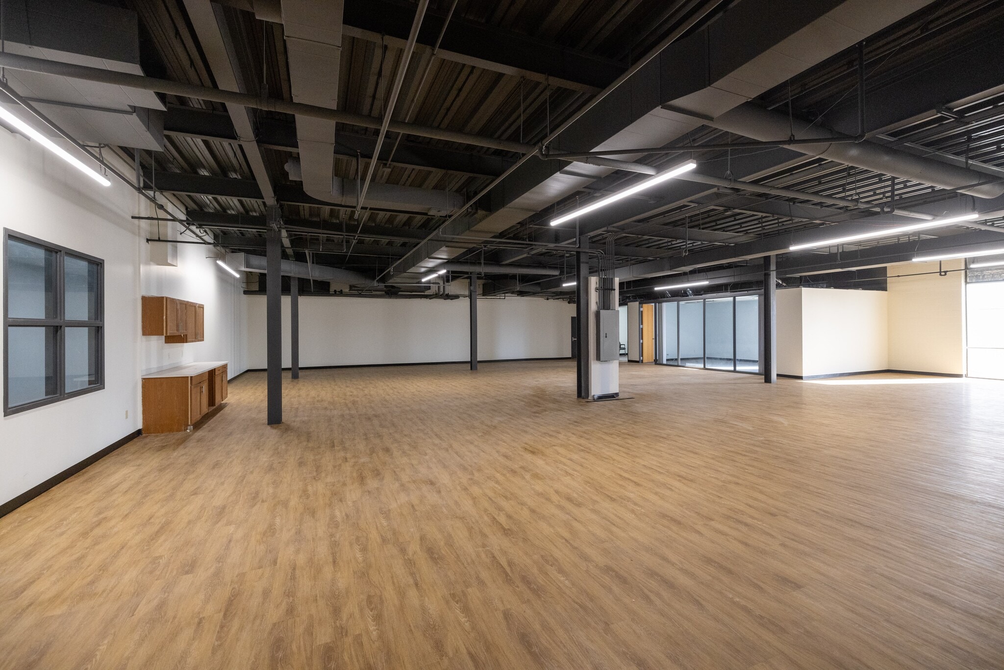 9220 Bass Lake Rd, New Hope, MN for lease Building Photo- Image 1 of 26