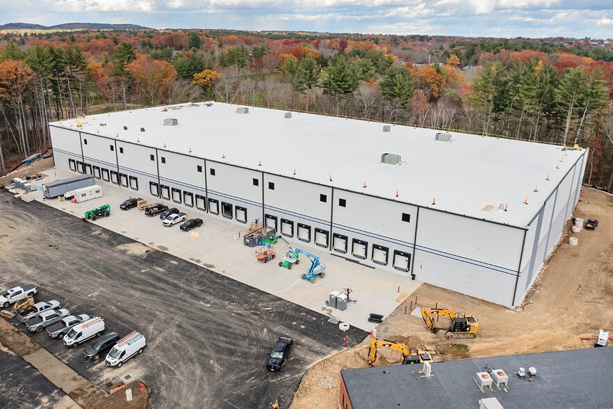 600 Griffin Brook Dr, Methuen, MA for lease - Building Photo - Image 2 of 3
