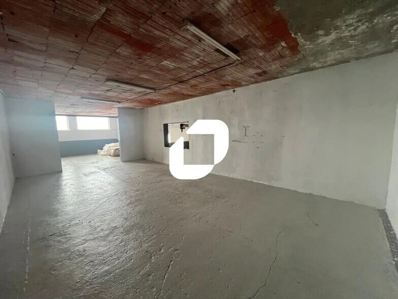 Flex in Haspres for lease - Building Photo - Image 2 of 10