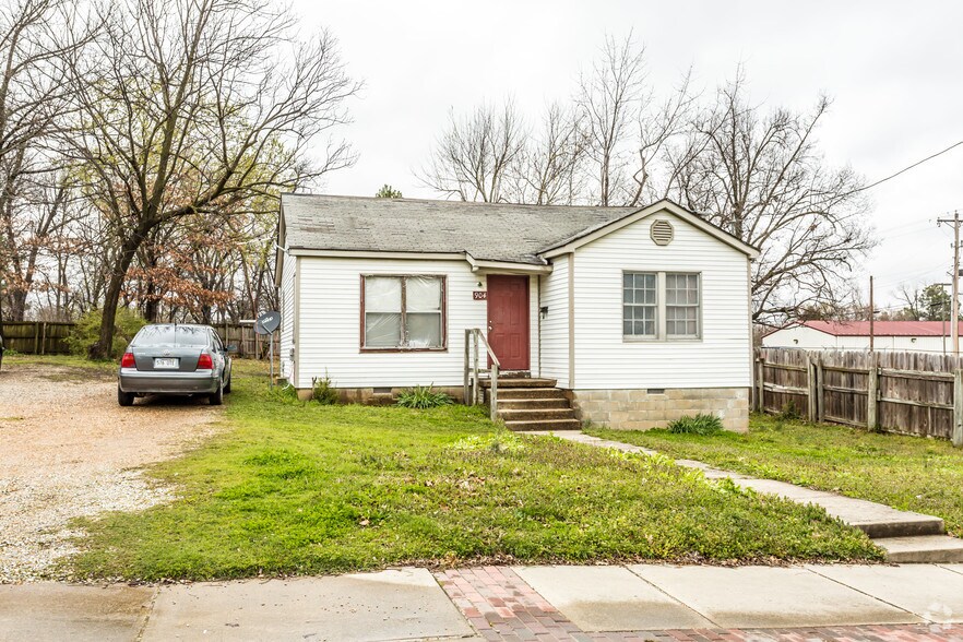 904 E Matthews Ave, Jonesboro, AR 72401