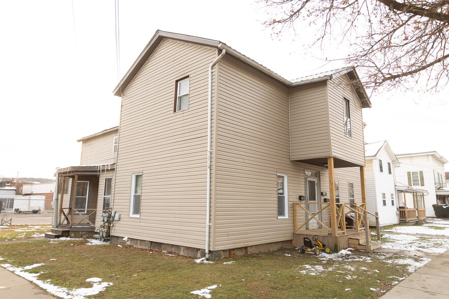 125 E Main St, Titusville, PA for sale - Building Photo - Image 3 of 14