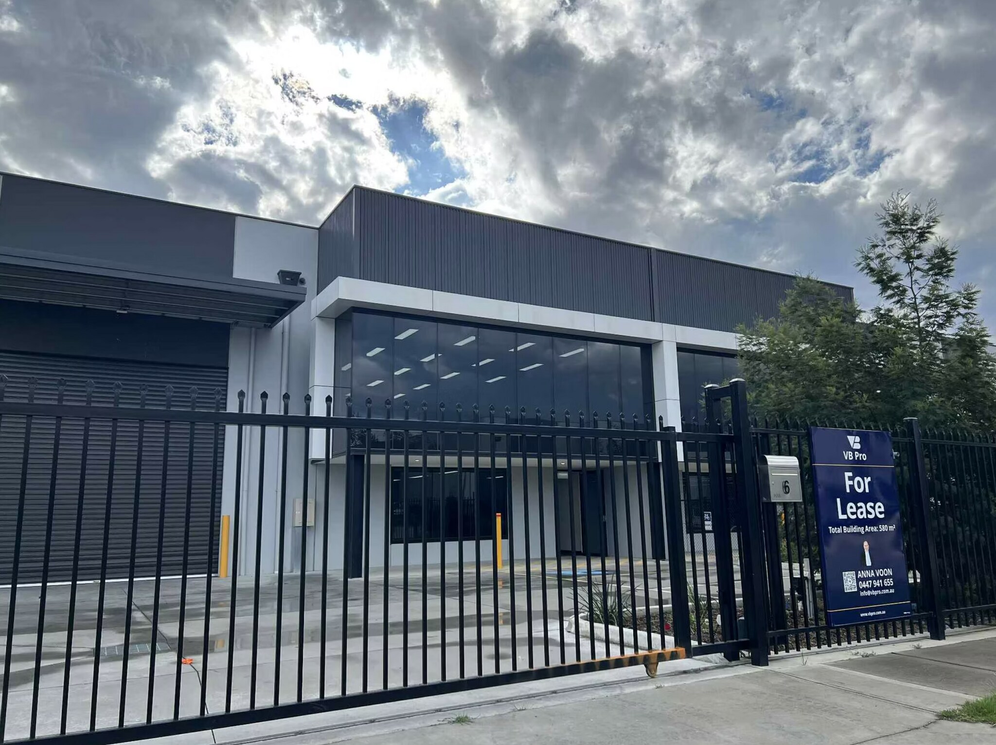 2-8 Camino Cres, Cranbourne West for lease Building Photo- Image 1 of 10