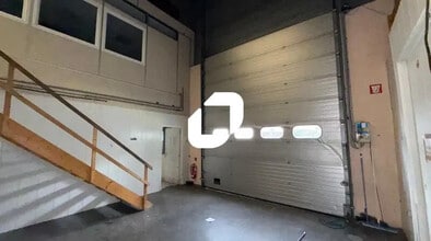 Flex in Châtillon for sale Interior Photo- Image 1 of 7