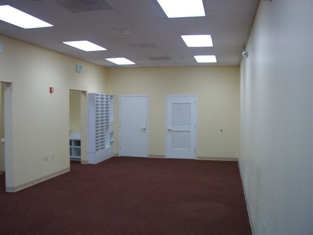 9730 Groffsmill Dr, Owings Mills, MD for lease - Interior Photo - Image 2 of 3