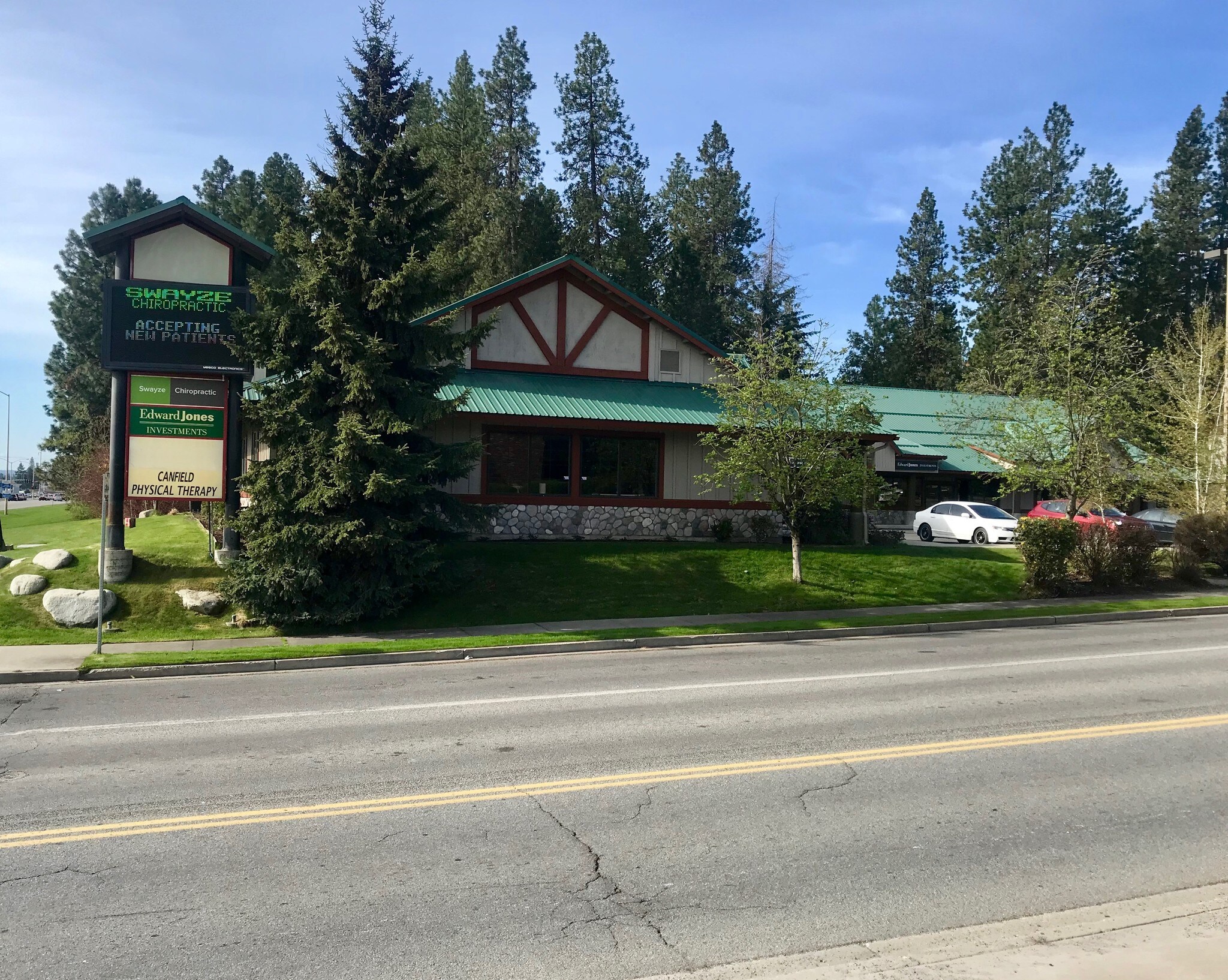 402 W Canfield Ave, Coeur d'Alene, ID for sale Primary Photo- Image 1 of 1