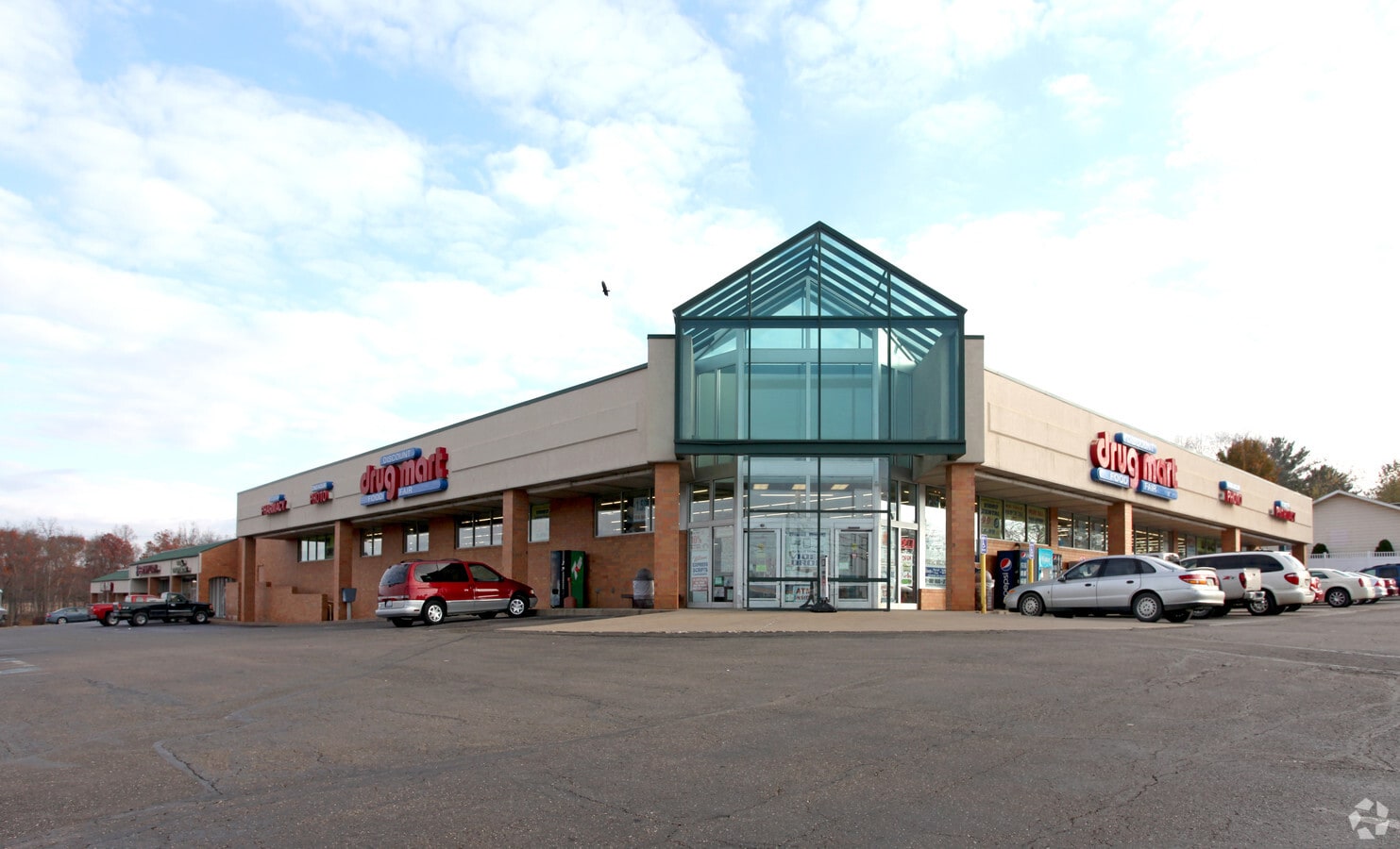 592 12th St, Carrollton, OH 44615 Discount Drug Mart Plaza